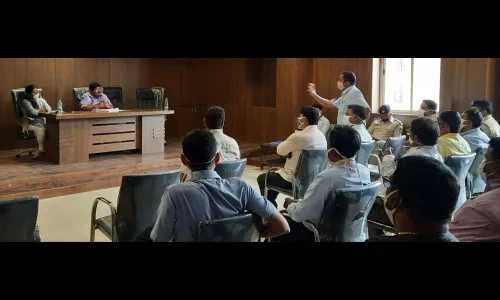 खनिज वाहतूक दरवाढीच्या मागणीवर ट्रकमालक ठाम