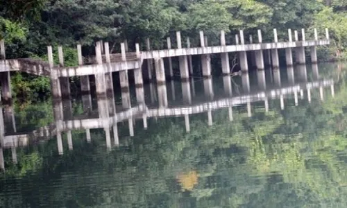 ‘बांधकाम’ च्या बँक खाते जप्तीचे आदेश