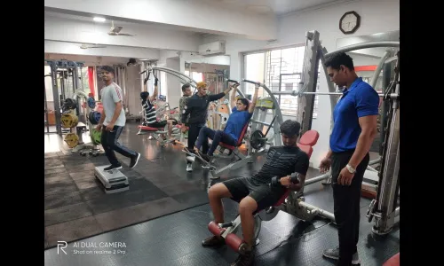 जिह्यातील व्यायामशाळात पुन्हा सुरू झाल्या जोर-बैठका