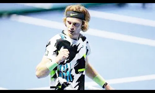 रशियाच्या रूबलेव्हची विजयी सलामी