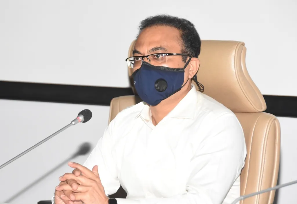 हॉटेल, बार, रेस्टॉरंट चालविताना मार्गदर्शक सूचनांचे पालन करा