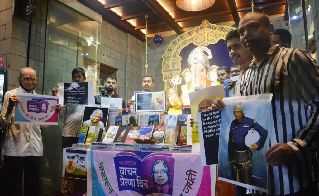 ग्रामीण भागात ज्ञानाच्या मशाली पेटत ठेवायला हव्यात : प्रा.सु.ह.जोशी