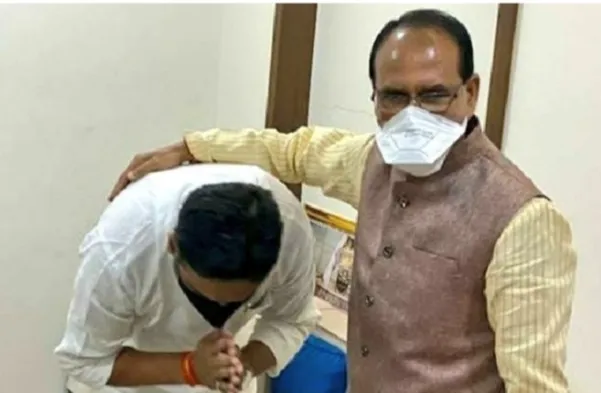 मध्यप्रदेश : काँग्रेस आमदार राहुल सिंह लोधींचा भाजपात प्रवेश