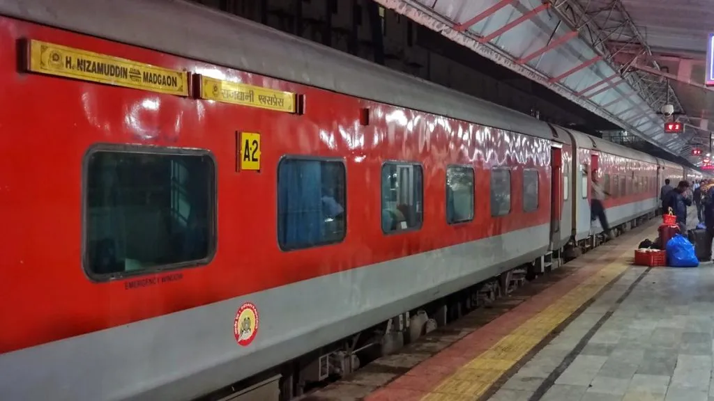 कोकण मार्गावर २ ऑक्टोबर पासून राजधानी एक्सप्रेस धावणार