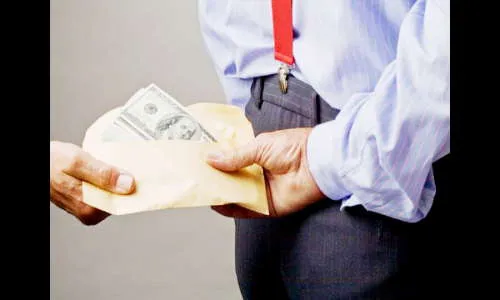 विदेशी लाचप्रकरणी कारवाईस टाळाटाळ