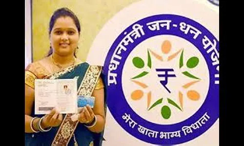 जनधन खात्यांमध्ये महिलाच आघाडीवर