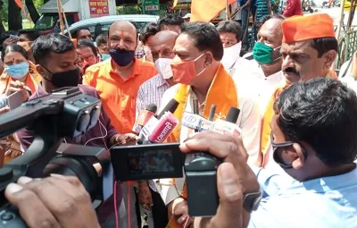 कोल्हापूर : शिवसेनेचा कृषी विधेयका विरोधात बैलगाडी मोर्चा