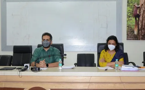 शिक्षक, पदवीधर निवडणुकीसाठीची मतदान केंद्राची तयारी