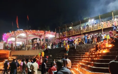 त्रिपुरारी पौर्णिमेनिमित्त श्री क्षेत्र नृसिंहवाडीत दीपोत्सव