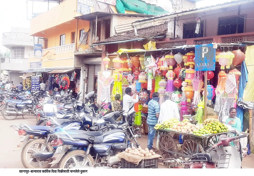खानापूर बाजारात दिवाळीच्या खरेदीसाठी गर्दी