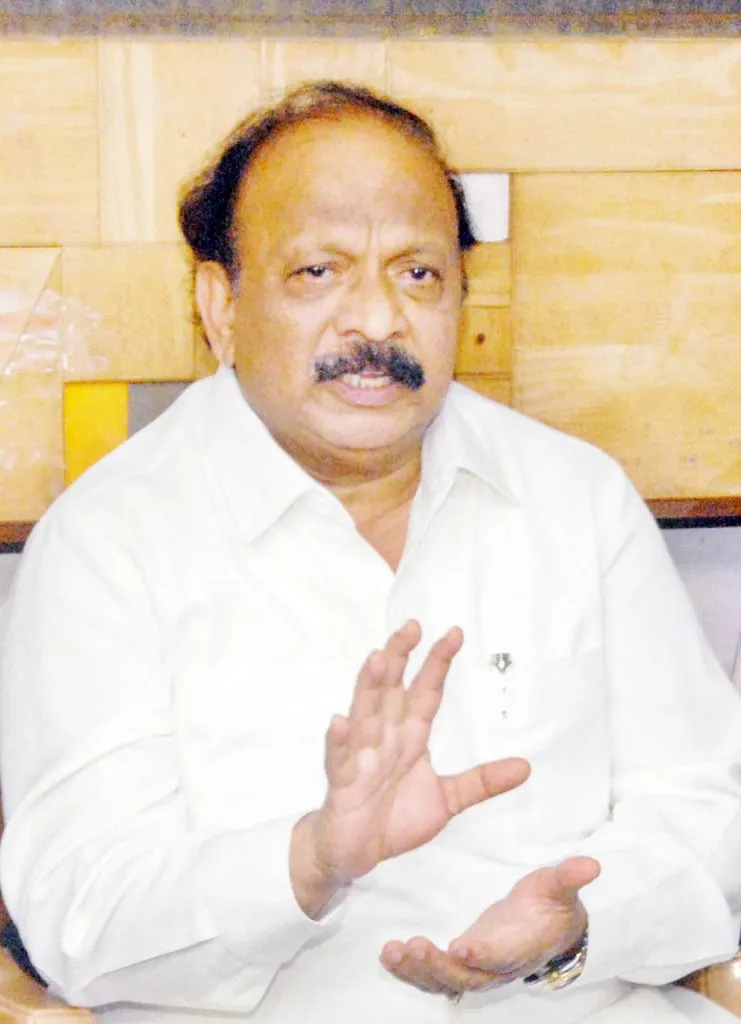 माजी मंत्री रोशन बेग यांना अटक