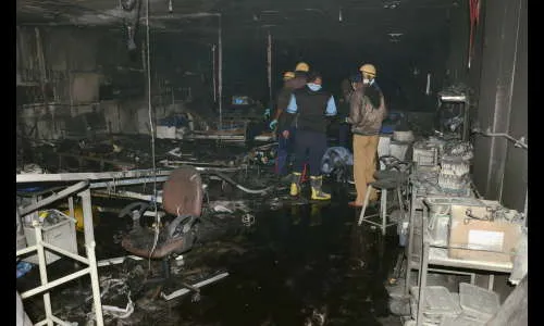 कोविड रुग्णालयातील आगीत गुजरातमध्ये 5 रुग्णांचा मृत्यू