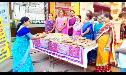 महिला आघाडीतर्फे फराळ स्टॉलचे उद्घाटन