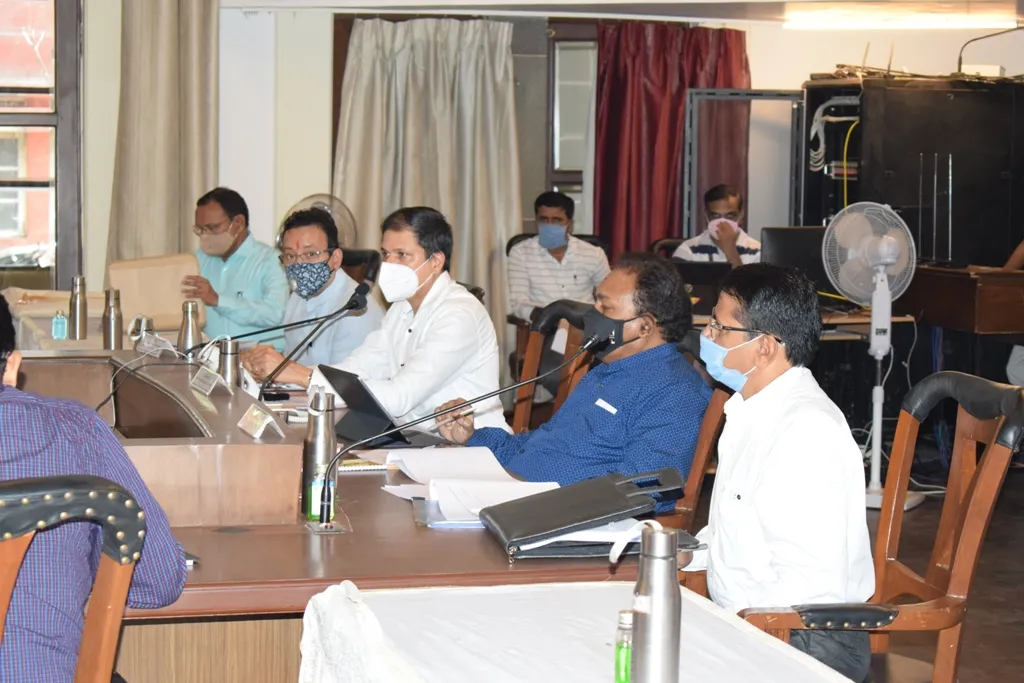 कोरोनाच्या पार्श्वभूमीवर सर्व खबरदारी घेवून निवडणूक प्रक्रिया पार पाडा