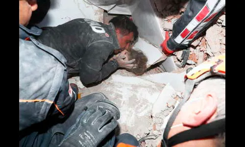 आपत्तीनंतरही 4 वर्षीय आयदा सुखरुप