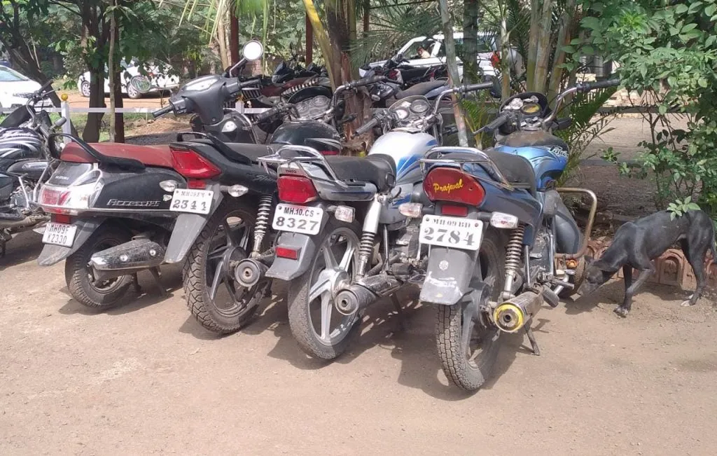 कोल्हापूर : इचलकरंजीत तीन पानी जुगार अड्ड्यावर छापा ; रोख रक्कमेसह १३ लाखांचा मुद्देमाल जप्त