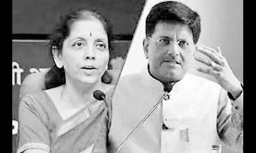 कृषी कायद्यांच्या गळय़ाला नख