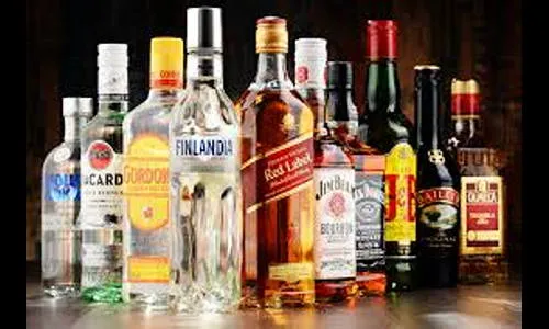 मद्य विक्रीत घसरण