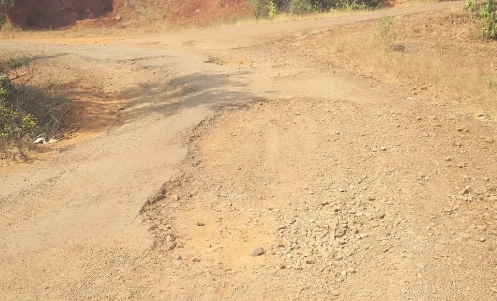 सातारा : कोळघर मार्गे मेढा जाणारा रस्ता उखडला