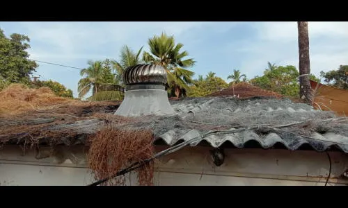 वागातोरात छपराला आग लागून रेस्टॉरंटचे नुकसान