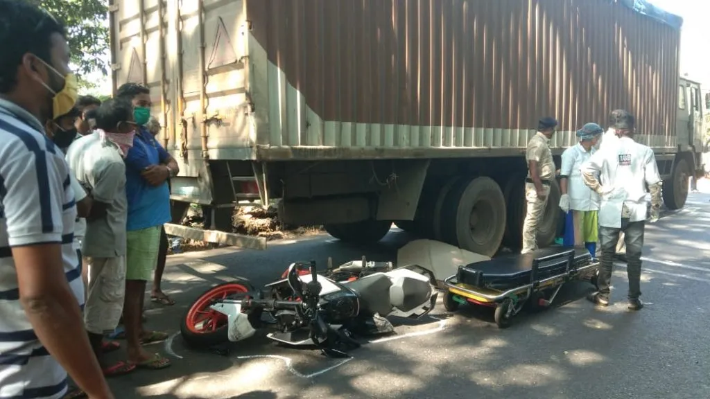 भोम अपघातात विद्यार्थीनी ठार