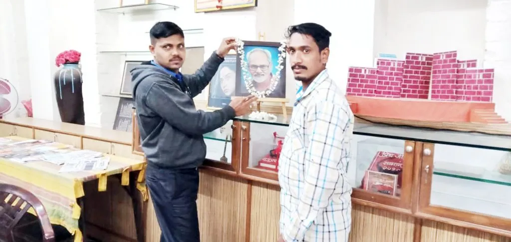 लोकमान्य ग्रंथालयातर्फे अशोक याळगी यांना श्रद्धांजली