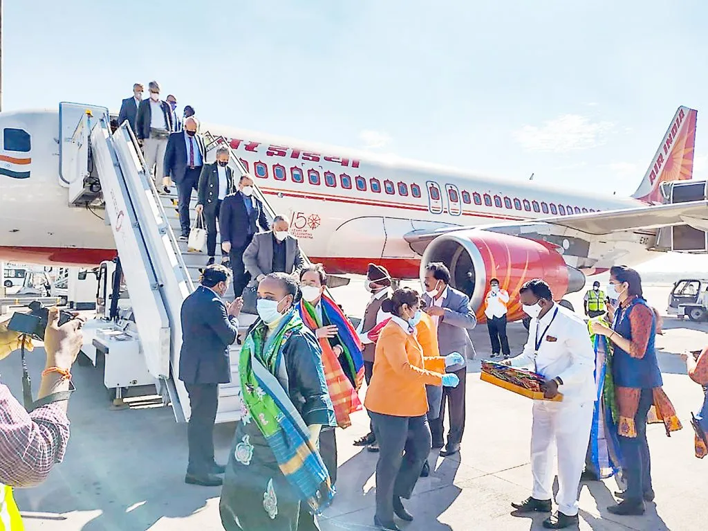 भारताच्या लसींची जगभरात उत्सुकता