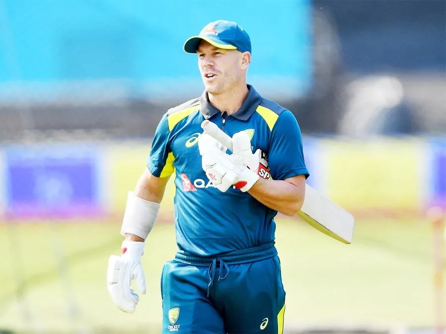 दुखापतग्रस्त डेव्हिड वॉर्नर पहिल्या कसोटीतून बाहेर