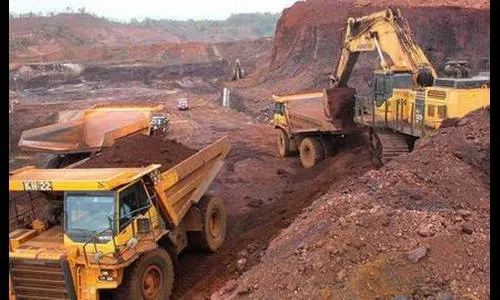 खाण पुनर्विचार याचिकेवर आता जानेवारीत सुनावणी