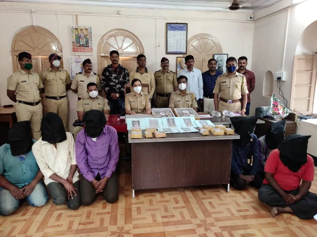 कोल्हापूर : मंदिरात चोरी करून दागिने चोरणारी टोळी अटक