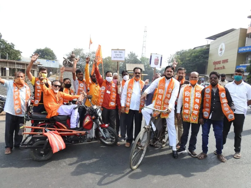 सातारा : शिवसेनेची भाजपाविरोधात निदर्शने