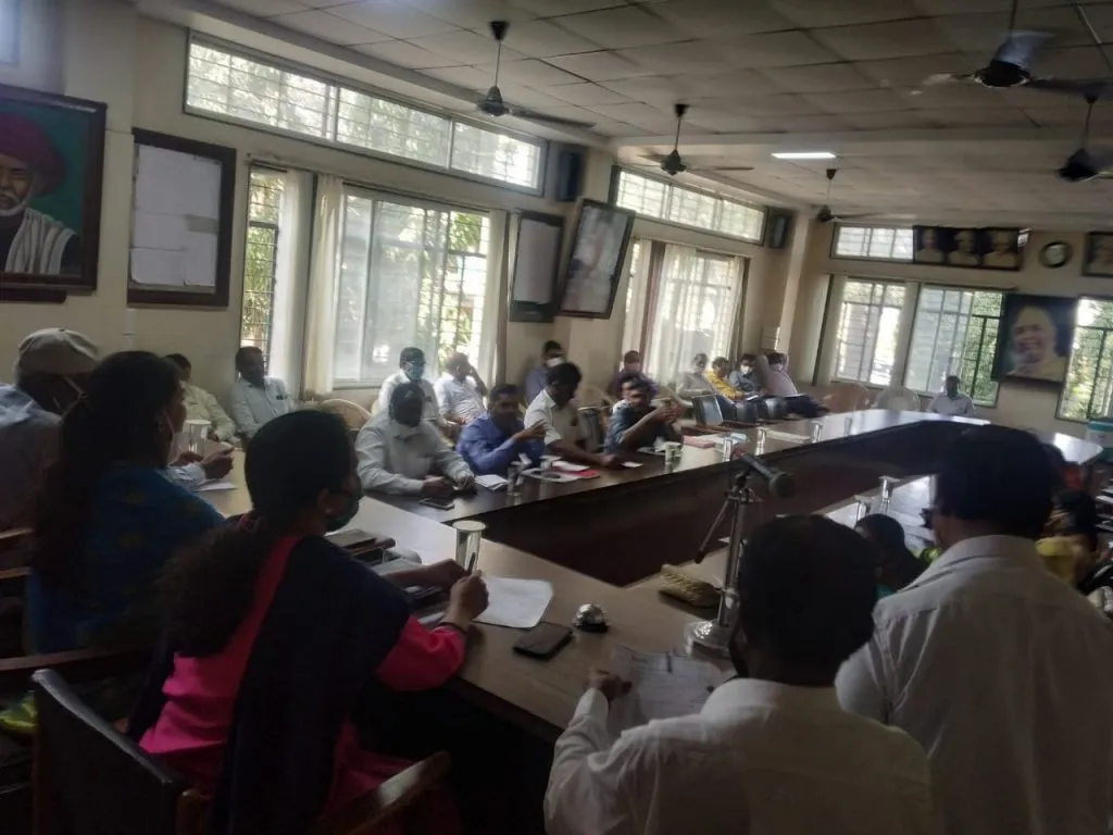 सातारा : गुरव कुटुंबियाच्या मदतीसाठी पंचायत समितीचे सदस्य सरसावले