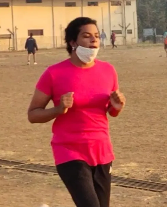 तृतीय पंथीचा पोलीस भरतीसाठी साताऱ्याच्या मातीत सराव