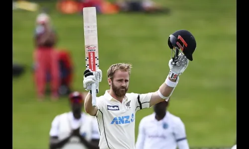 विल्यम्सनचे झुंजार द्विशतक, न्यूझीलंडचा 519 धावांचा डोंगर