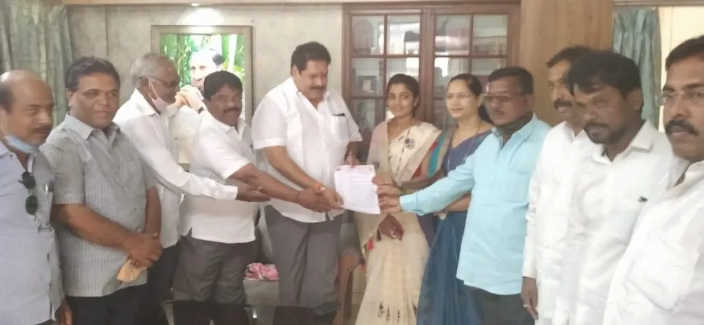 मिरज जंक्शनच्या नामकरणासाठी शिवसेना खासदारांना साकडे