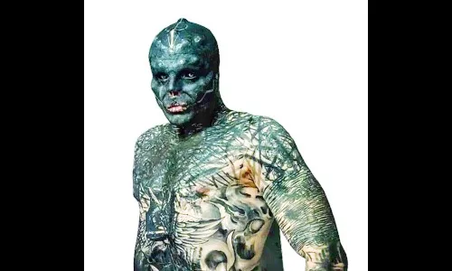 ‘चौकीदार’ ते ‘ब्लॅक एलियन’