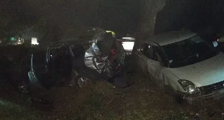 कराडजवळ इनोव्हा-स्विफ्टचा भीषण अपघात