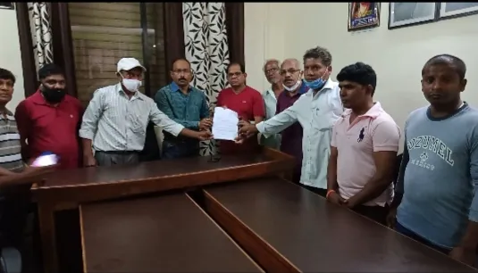 रामनाथी येथील आश्रमाच्या पाठिमागे बेकायदा डोंगर सपाटीकरण