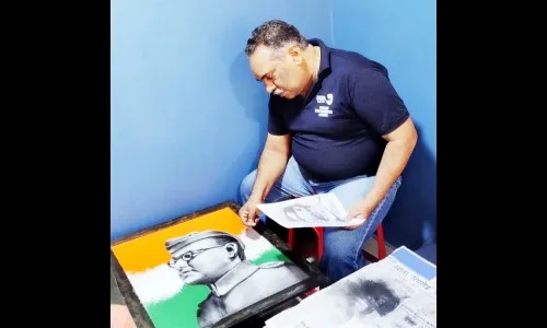 रांगोळी रेखाटून थोरपुरुषांना अभिवादन