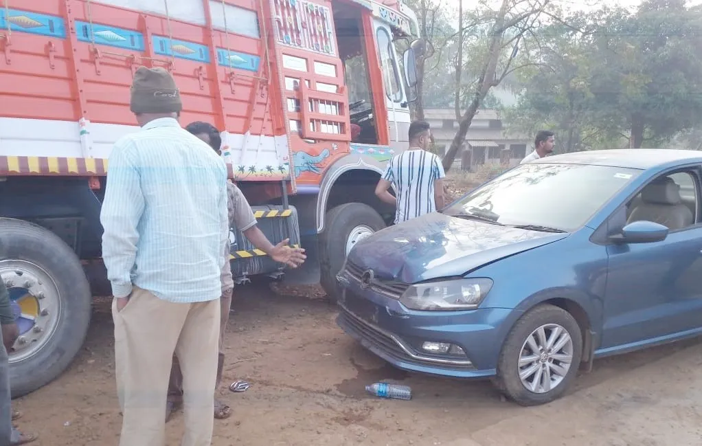 कशेडी घाटातील अपघातात ट्रकचालक जखमी