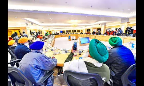 केंद्र-आंदोलक चर्चा निष्फळ