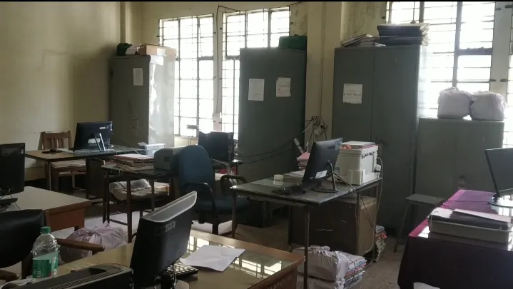 सातारा : ग्रामपंचायत मतदानामुळे जिल्हा परिषदेत शुकशुकाट