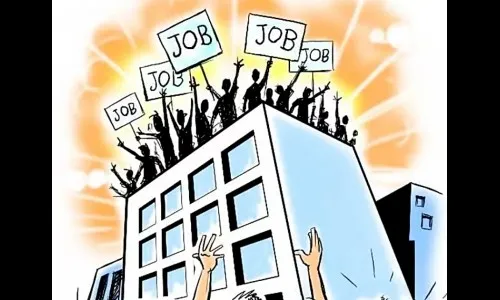 रोजगारनिर्मिती हवी; महागाई नको!