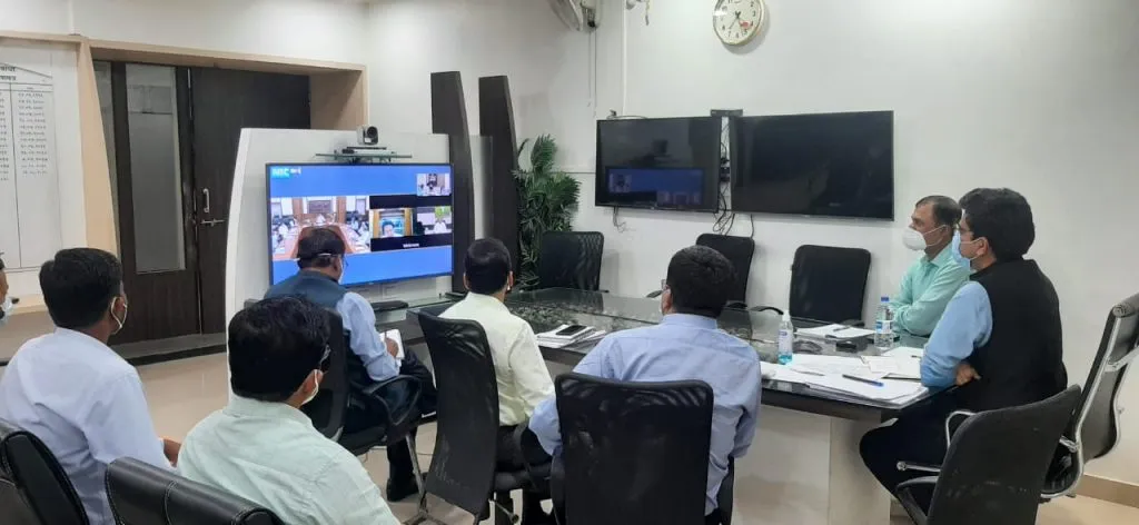 मुख्यमंत्री उध्दव ठाकरे यांनी साधला वेबिनावर संवाद