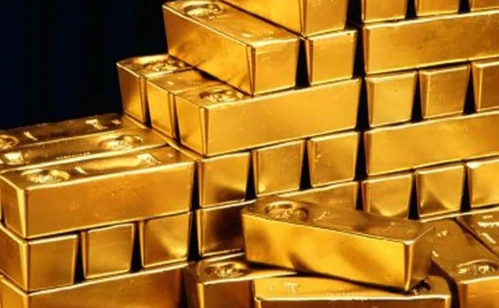 आईच्या १६८ तोळे सोन्यावर मुलाने मारला डल्ला