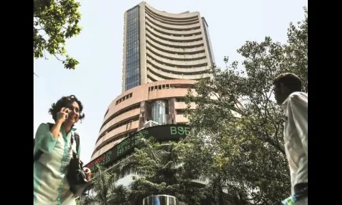 दहापैकी 4 कंपन्यांचे भांडवलमूल्य 1.15 लाख कोटींवर