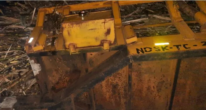 ब्रेक फेल झाल्याने ऊसाचा ट्रॅक्टर कोसळला 50 फुट दरीत