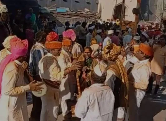 सातारा : पालीत वऱ्हाडी मंडळी,मोजक्या ग्रामस्थांनीच केला सदानंदाचा येळकोट