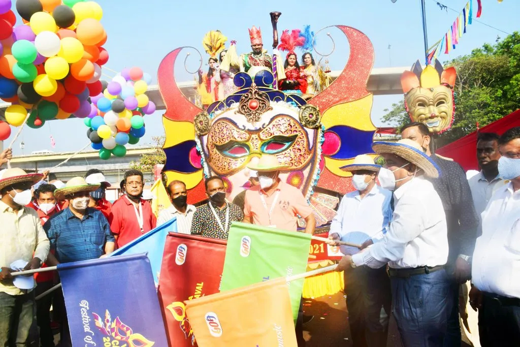 राजधानीत कार्निव्हलची धूम