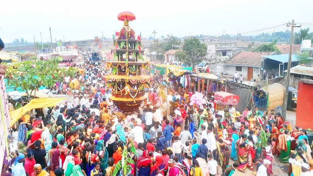 चांगभलच्या गजरात चंद्रव्वाताई देवीचा रथोत्सव साजरा